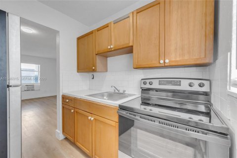 Apartment in Miami, Florida 2 bedrooms, 65.03 sq.m. № 2003042 - photo 10