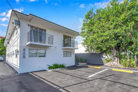 Apartment in Miami, Florida 2 bedrooms, 65.03 sq.m. № 2003042 - photo 3