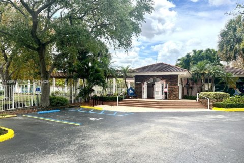 Condo in Miami, Florida, 3 bedrooms  № 1977024 - photo 23