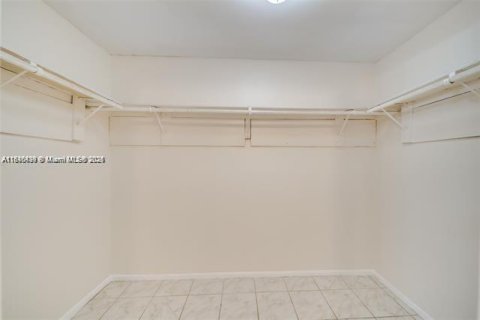 Купить кондоминиум в Лодердейл-Лейкс, Флорида 1 спальня, 78.97м2, № 2035236 - фото 17