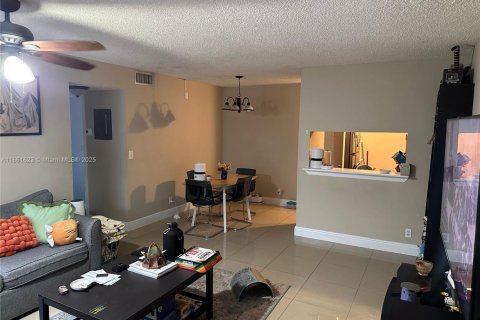 Купить кондоминиум в Корал-Спрингс, Флорида 2 спальни, 71.35м2, № 2022833 - фото 5