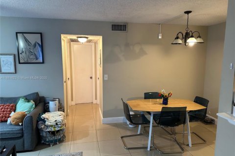 Купить кондоминиум в Корал-Спрингс, Флорида 2 спальни, 71.35м2, № 2022833 - фото 2