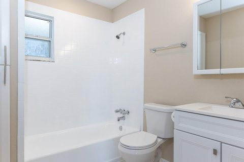 Снять в аренду виллу или дом в Лейк-Панасоффки, Флорида 4 комнаты, 90.39м2, № 2093923 - фото 7