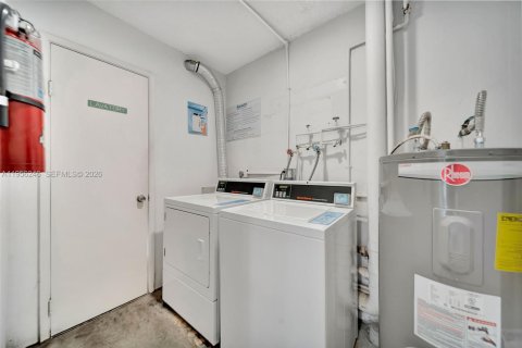 Copropriété à vendre à Pompano Beach, Floride: 2 chambres, 102.19 m2 № 2011399 - photo 19