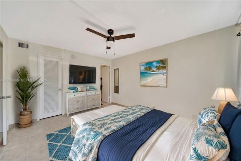 Copropriété à vendre à Pompano Beach, Floride: 2 chambres, 102.19 m2 № 2011399 - photo 13