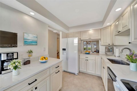 Copropriété à vendre à Pompano Beach, Floride: 2 chambres, 102.19 m2 № 2011399 - photo 3
