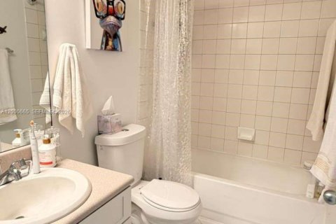 Купить кондоминиум в Майами, Флорида 1 спальня, 77.48м2, № 2064774 - фото 7