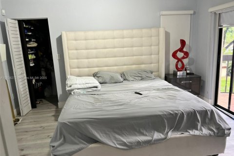 Condominio en venta en Miami, Florida, 3 dormitorios, 85.56 m2 № 1794641 - foto 7