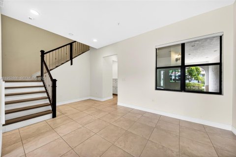 Купить таунхаус в Пемброк-Пайнс, Флорида 3 спальни, 198.16м2, № 2007836 - фото 7