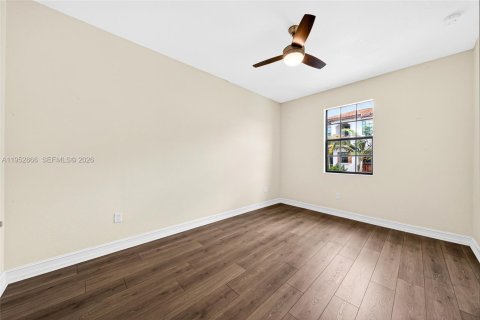 Купить таунхаус в Пемброк-Пайнс, Флорида 3 спальни, 198.16м2, № 2007836 - фото 24