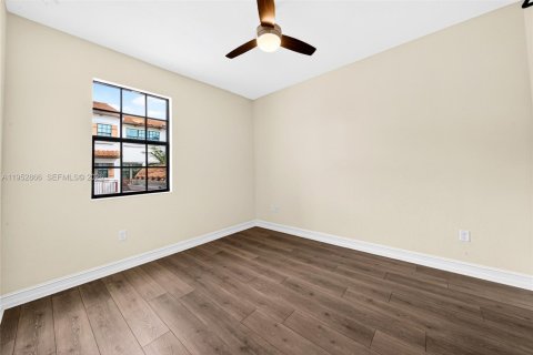 Купить таунхаус в Пемброк-Пайнс, Флорида 3 спальни, 198.16м2, № 2007836 - фото 25