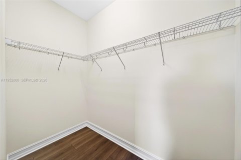 Купить таунхаус в Пемброк-Пайнс, Флорида 3 спальни, 198.16м2, № 2007836 - фото 22