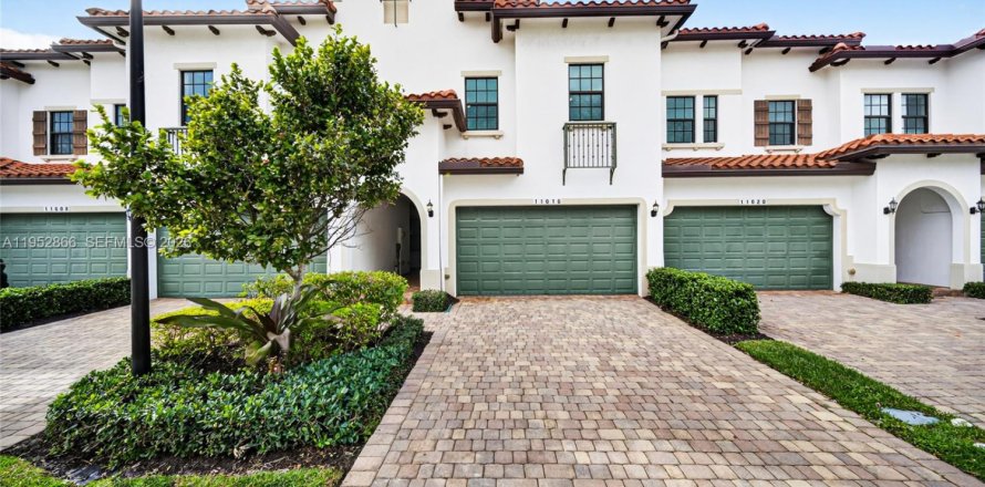 Таунхаус в Пемброк-Пайнс, Флорида 3 спальни, 198.16м2 № 2007836