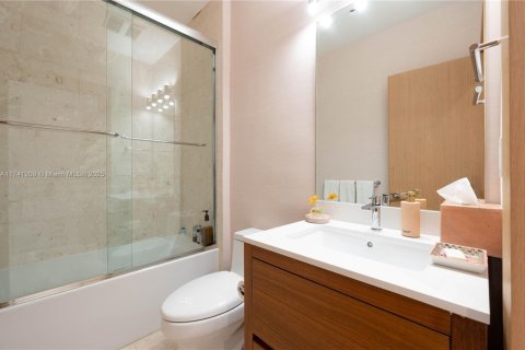 Купить кондоминиум в Майами, Флорида 4 спальни, 277.59м2, № 1700314 - фото 20