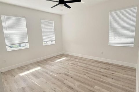 House in Tampa, Florida 3 bedrooms, 157.19 sq.m. № 1841466 - photo 15