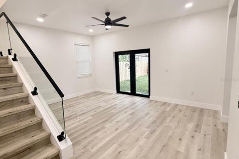 House in Tampa, Florida 3 bedrooms, 157.19 sq.m. № 1841466 - photo 25