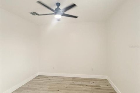 House in Tampa, Florida 3 bedrooms, 157.19 sq.m. № 1841466 - photo 4