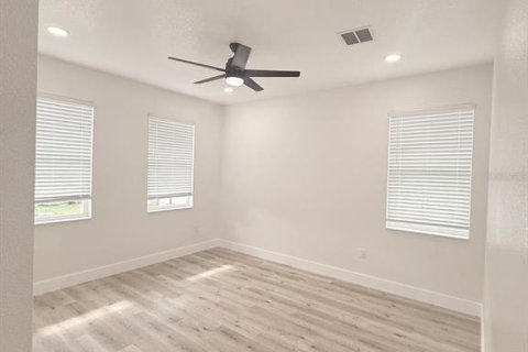 House in Tampa, Florida 3 bedrooms, 157.19 sq.m. № 1841466 - photo 16