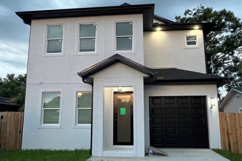 House in Tampa, Florida 3 bedrooms, 157.19 sq.m. № 1841466 - photo 1