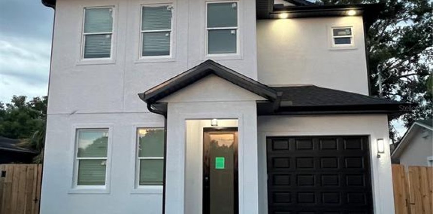 House in Tampa, Florida 3 bedrooms, 157.19 sq.m. № 1841466