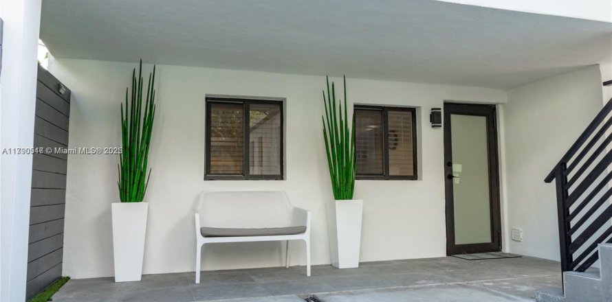 Villa ou maison à Miami, Floride 1 chambre, 239.5 m2 № 1863439