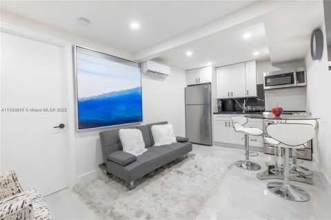 Villa ou maison à louer à Miami, Floride: 1 chambre, 239.5 m2 № 1863439 - photo 3