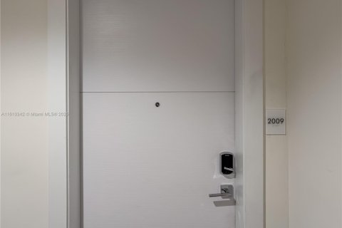 Купить кондоминиум в Санрайз, Флорида 3 спальни, № 1927433 - фото 3