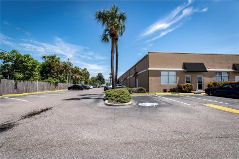 Propiedad comercial en venta en Tampa, Florida, 100.33 m2 № 1297018 - foto 24