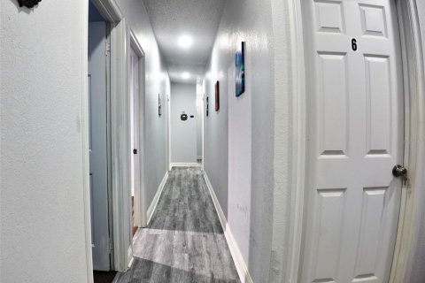 Commercial property in Wimauma, Florida 213.21 sq.m. № 1651179 - photo 8