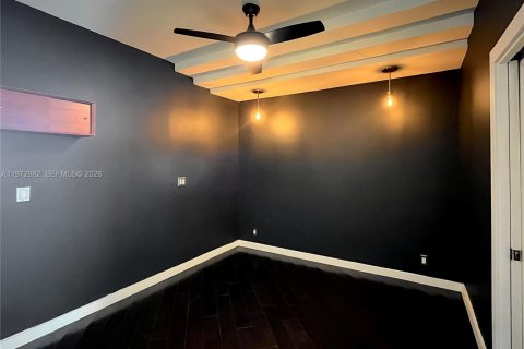 Apartamento en alquiler en Miami Beach, Florida, 1 dormitorio, 116.13 m2 № 2033109 - foto 12