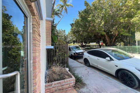 Apartamento en alquiler en Miami Beach, Florida, 1 dormitorio, 116.13 m2 № 2033109 - foto 27