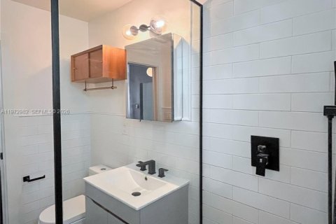 Apartamento en alquiler en Miami Beach, Florida, 1 dormitorio, 116.13 m2 № 2033109 - foto 24