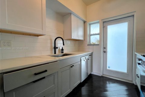 Apartamento en alquiler en Miami Beach, Florida, 1 dormitorio, 116.13 m2 № 2033109 - foto 17