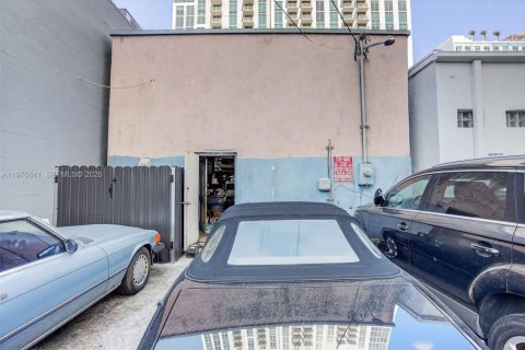 Commercial property in Miami, Florida № 2031466 - photo 24