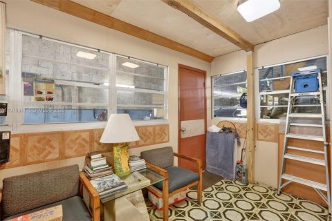 Commercial property in Miami, Florida № 2031466 - photo 20