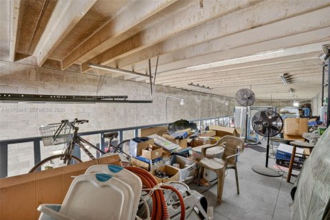 Commercial property in Miami, Florida № 2031466 - photo 23