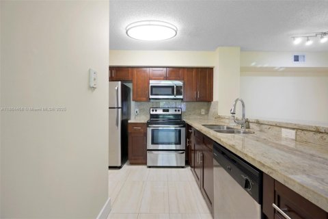 Condo in Hollywood, Florida, 2 bedrooms  № 1892596 - photo 20