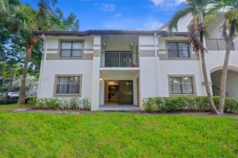 Condo in Hollywood, Florida, 2 bedrooms  № 1892596 - photo 7