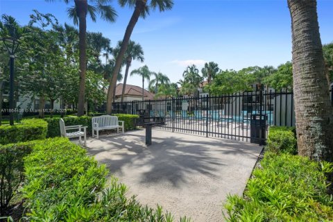 Condo in Hollywood, Florida, 2 bedrooms  № 1892596 - photo 2
