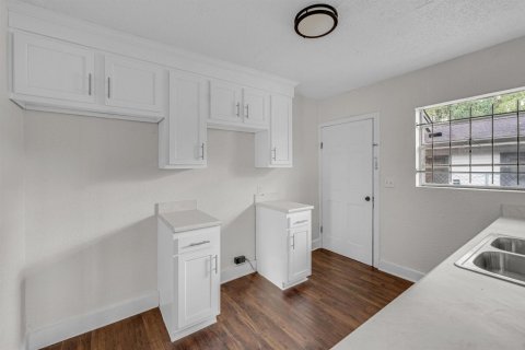House in Jacksonville, Florida 4 bedrooms, 112.97 sq.m. № 2387185 - photo 15