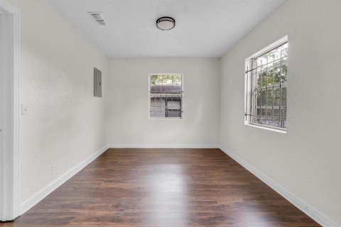 House in Jacksonville, Florida 4 bedrooms, 112.97 sq.m. № 2387185 - photo 4