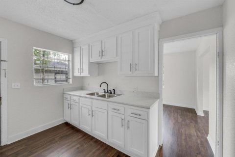 House in Jacksonville, Florida 4 bedrooms, 112.97 sq.m. № 2387185 - photo 7