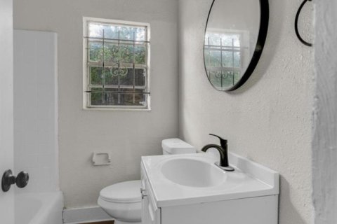 House in Jacksonville, Florida 4 bedrooms, 112.97 sq.m. № 2387185 - photo 11