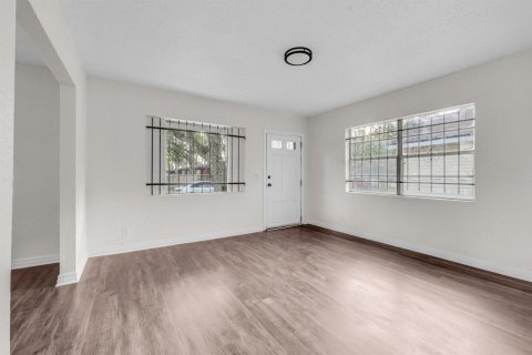 House in Jacksonville, Florida 4 bedrooms, 112.97 sq.m. № 2387185 - photo 5