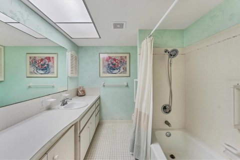 Condo in Venice, Florida, 2 bedrooms  № 1856034 - photo 16