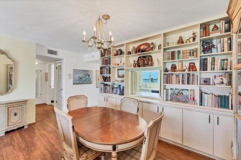 Condo in Venice, Florida, 2 bedrooms  № 1856034 - photo 10