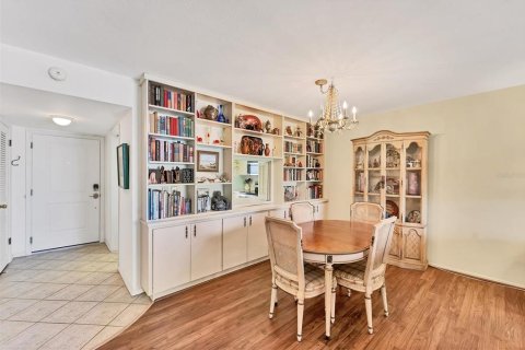 Condo in Venice, Florida, 2 bedrooms  № 1856034 - photo 8