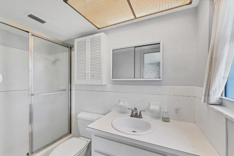 Condo in Venice, Florida, 2 bedrooms  № 1856034 - photo 20