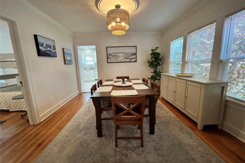 House in Saint Petersburg, Florida 2 bedrooms, 118.36 sq.m. № 2228154 - photo 5