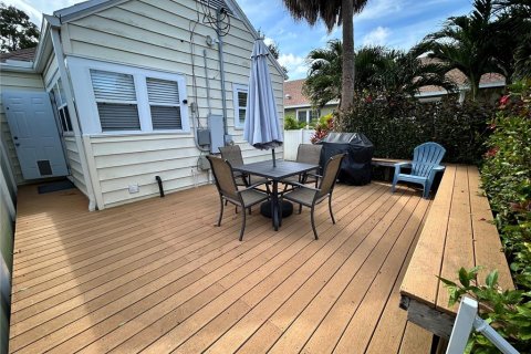 House in Saint Petersburg, Florida 2 bedrooms, 118.36 sq.m. № 2228154 - photo 17